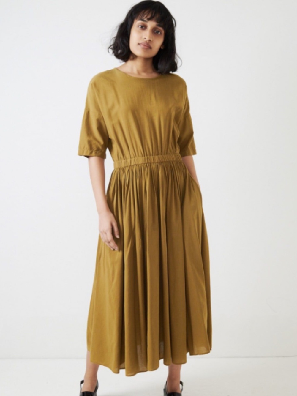 Black Crane — "Pleated Dress" Olive Maxi Dress